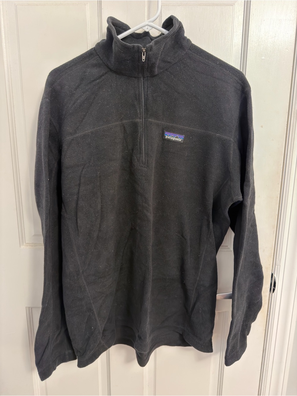 Patagonia Black Men's Lightweight Fleece 1/4 Zip shirt